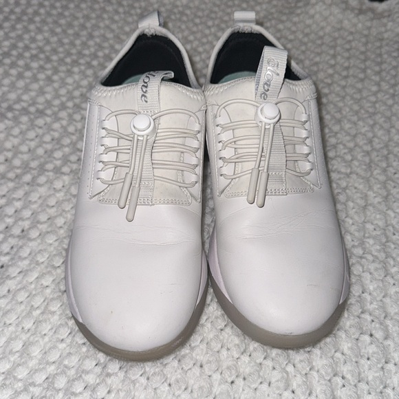 CLOVE NURSING SHOES - Picture 2 of 7